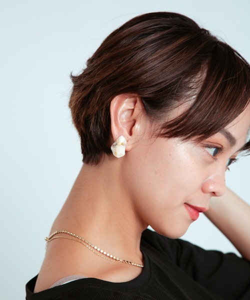 COLOR TOKYO ACCESSORIES（カラートウキョウアクセサリー）の「マーブルアクリルストーンピアス（ピアス（両耳用）・レディース・ホワイト/ブラウン・FREE）」の4枚目の写真