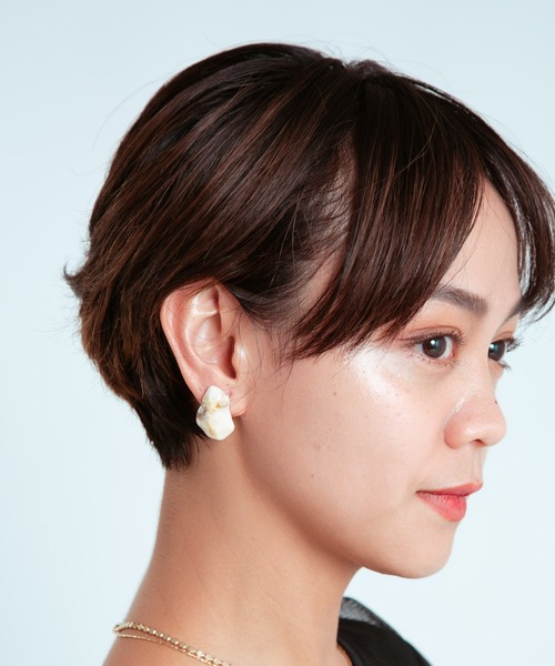 COLOR TOKYO ACCESSORIES（カラートウキョウアクセサリー）の「マーブルアクリルストーンピアス（ピアス（両耳用）・レディース・ホワイト/ブラウン・FREE）」の5枚目の写真