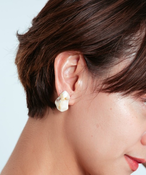 COLOR TOKYO ACCESSORIES（カラートウキョウアクセサリー）の「マーブルアクリルストーンピアス（ピアス（両耳用）・レディース・ホワイト/ブラウン・FREE）」の15枚目の写真