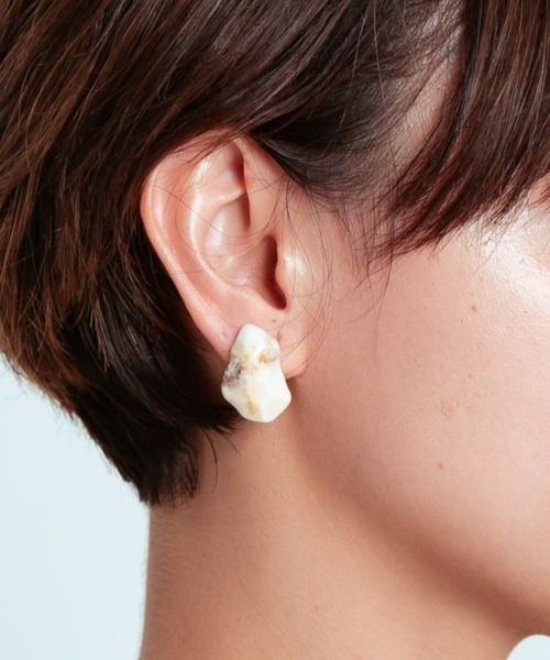 COLOR TOKYO ACCESSORIES（カラートウキョウアクセサリー）の「マーブルアクリルストーンピアス（ピアス（両耳用）・レディース・ホワイト/ブラウン・FREE）」の16枚目の写真