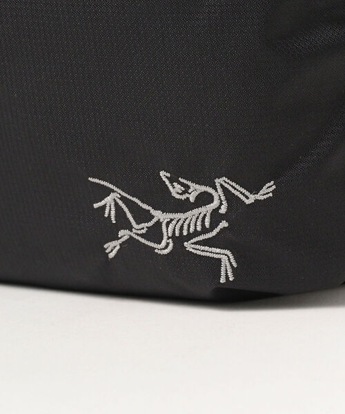 ARC'TERYX（アークテリクス）の「ARC’TERYX / Heliad Cross Body Bag 6L（ショルダーバッグ・メンズ・ブラック/ブルー・ONE SIZE）」の7枚目の写真