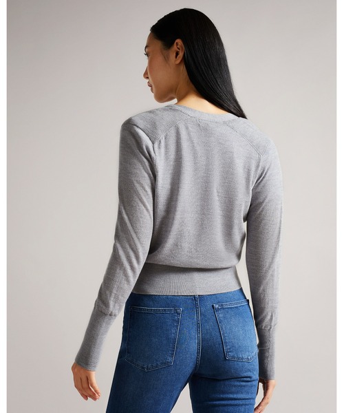 Ted Baker(テッドベーカー)の「AIYLEEN Vフロント クロップド カーディガン(カーディガン/ボレロ・レディース・キャメル/グレー系その他2・3/0/2/1)」の6枚目の写真