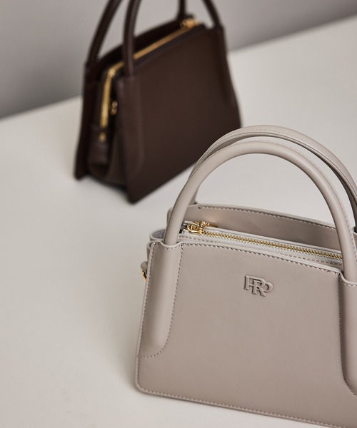 ROPE'（ロペ）の「2WAYロゴポイントミニバッグ（ショルダーバッグ・レディース・グリーン/ダークブラウン/ライトグレー・FREE）」の2枚目の写真