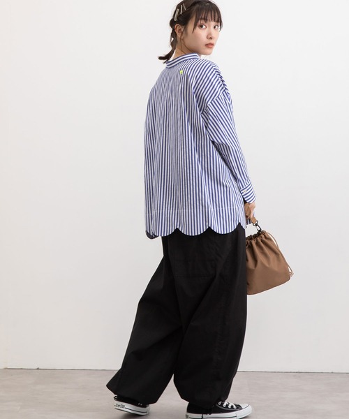 POU DOU DOU（プードゥドゥ）の「とり刺繍裾スカラップ2wayブラウス（シャツ/ブラウス・レディース・オフホワイト/ブルー/ダークグレー・3）」の11枚目の写真