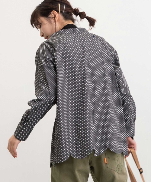 POU DOU DOU（プードゥドゥ）の「とり刺繍裾スカラップ2wayブラウス（シャツ/ブラウス・レディース・オフホワイト/ブルー/ダークグレー・3）」の15枚目の写真