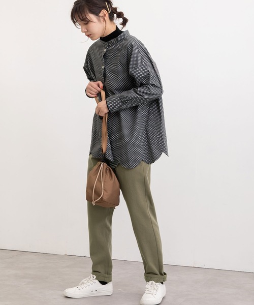 POU DOU DOU（プードゥドゥ）の「とり刺繍裾スカラップ2wayブラウス（シャツ/ブラウス・レディース・オフホワイト/ブルー/ダークグレー・3）」の19枚目の写真