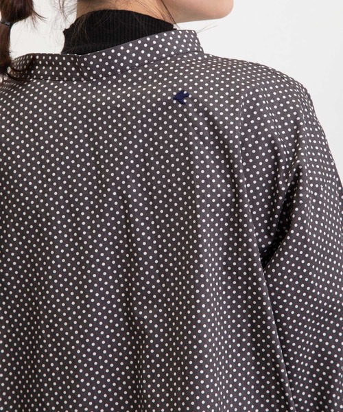 POU DOU DOU（プードゥドゥ）の「とり刺繍裾スカラップ2wayブラウス（シャツ/ブラウス・レディース・オフホワイト/ブルー/ダークグレー・3）」の22枚目の写真