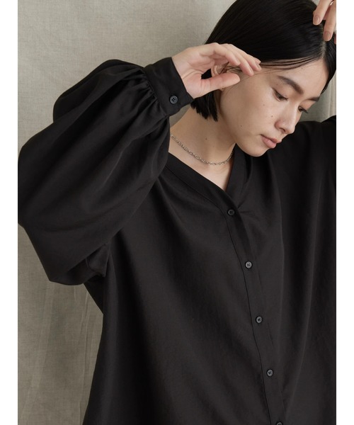 AMERICAN HOLIC（アメリカンホリック）の「Ｖネックボリュームシアーチュニック（Tシャツ/カットソー・レディース・ブラック/テラコッタ・L/M）」の17枚目の写真