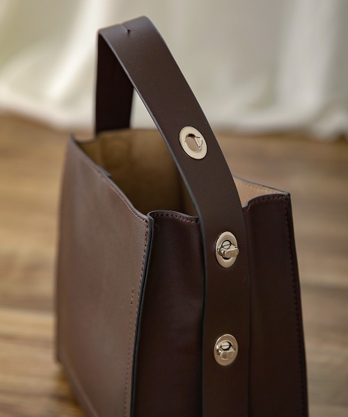 Bou Jeloud（ブージュルード）の「サイドスナップインバックセット（ハンドバッグ・レディース・チャコールグレー/アイボリー/A・-）」の13枚目の写真