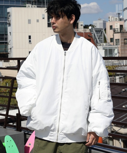 ８(eight)（エイト）の「ビッグ中綿ＭＡ-1（MA-1・メンズ・ブラック/オリーブ/グレイッシュベージュ/オフホワイト・LARGE/MEDIUM）」の2枚目の写真