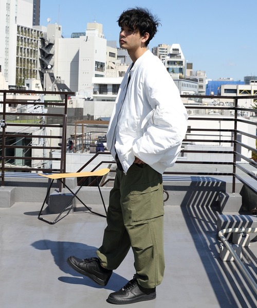 ８(eight)（エイト）の「ビッグ中綿ＭＡ-1（MA-1・メンズ・ブラック/オリーブ/グレイッシュベージュ/オフホワイト・LARGE/MEDIUM）」の14枚目の写真