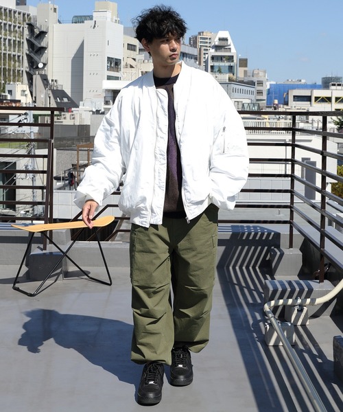 ８(eight)（エイト）の「ビッグ中綿ＭＡ-1（MA-1・メンズ・ブラック/オリーブ/グレイッシュベージュ/オフホワイト・LARGE/MEDIUM）」の16枚目の写真