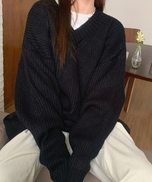 Vネックニット