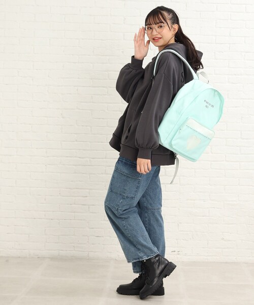 PINK-latte(ピンクラテ)の「【容量約22L】ハートポケットリュック(バックパック/リュック・キッズ・ライトグリーン/ブラック/サックスブルー・00)」の6枚目の写真