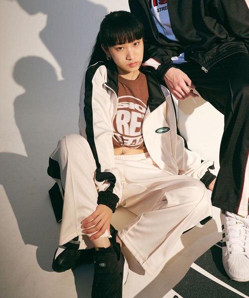 VISION STREET WEAR(ヴィジョンストリートウェア)の「【VISION STREET WEAR】セットアップ対応 ビッグシルエット スケータージャージ / トラックジャケット(ジャージ・レディース・ブラック/アイボリー/パープル/イエロー・MEDIUM/LARGE/X-LARGE)」の21枚目の写真