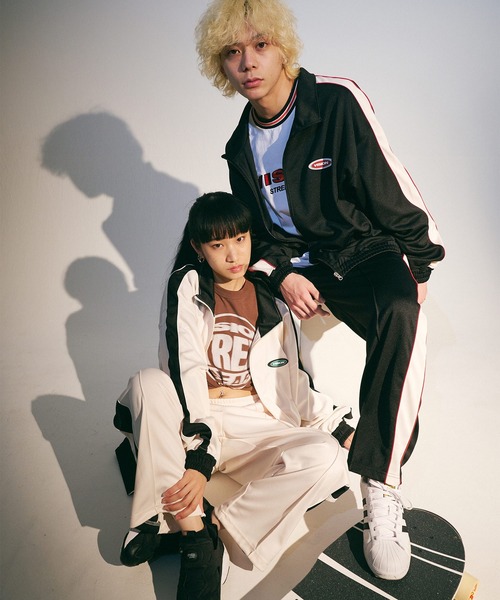 VISION STREET WEAR(ヴィジョンストリートウェア)の「【VISION STREET WEAR】セットアップ対応 ビッグシルエット スケータージャージ / トラックジャケット(ジャージ・レディース・ブラック/アイボリー/パープル/イエロー・MEDIUM/LARGE/X-LARGE)」の20枚目の写真
