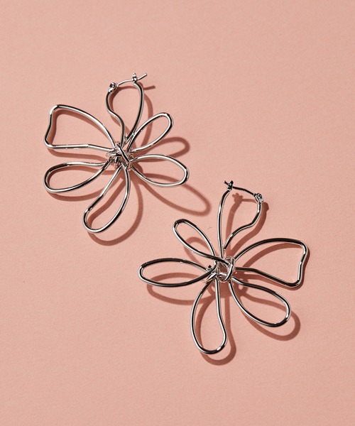 ear PAPILLONNER（イアパピヨネ）の「ビッグフラワーピアス（ピアス