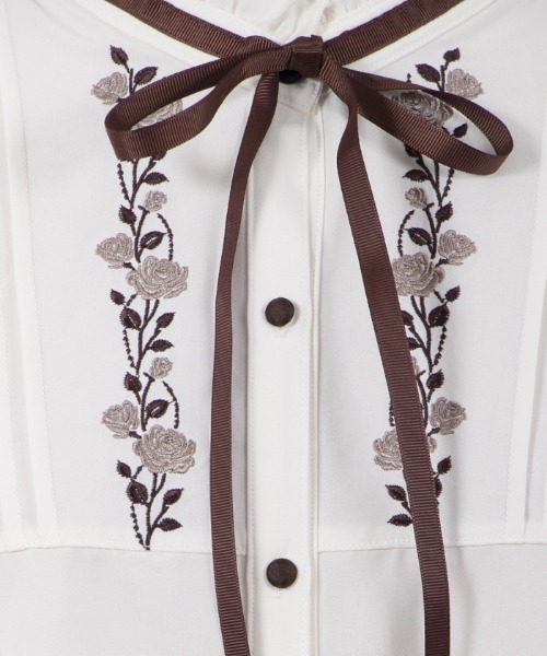 axes femme(アクシーズファム)の「薔薇刺繍ハイネックブラウス(シャツ/ブラウス・レディース・ブラック/キナリ/ピンク・LARGE/MEDIUM)」の14枚目の写真