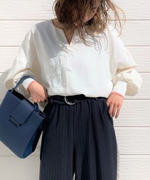 Q | キーネックパイピングブラス(シャツ/ブラウス)