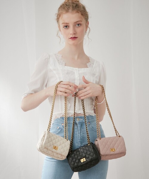 DEICY（デイシー）の「キルティングチェーンバッグ（ショルダーバッグ・レディース・ブラック/ピンク/アイボリー/レッド・FREE）」の19枚目の写真