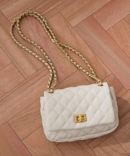 DEICY（デイシー）の「キルティングチェーンバッグ（ショルダーバッグ・レディース・ブラック/ピンク/アイボリー/レッド・FREE）」の18枚目の写真