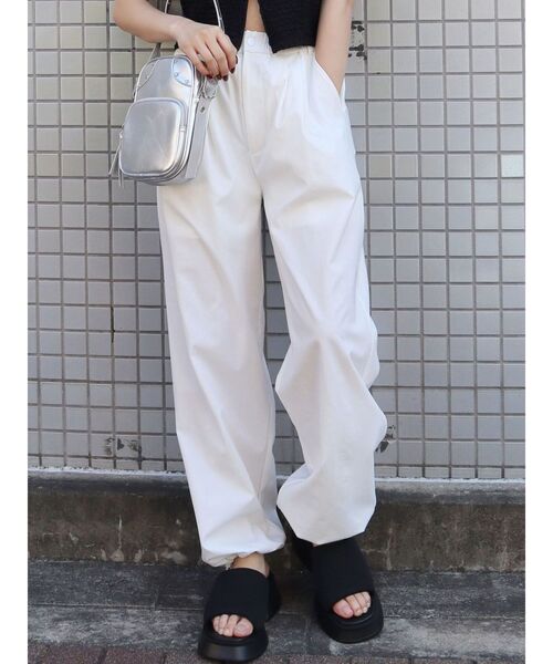 EMODA（エモダ）の「ナイロンタックパンツ（その他パンツ・レディース・ホワイト/ブラック/パープル・FREE）」の2枚目の写真