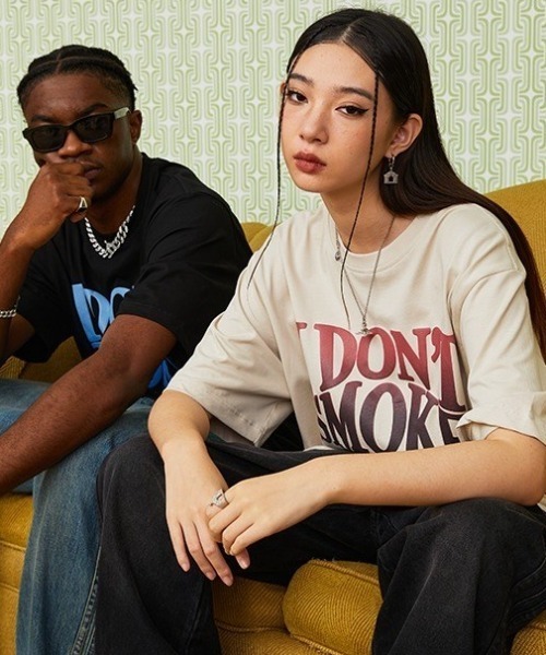 A'GEM/9 × .kom『DONSMOKE/ドンスモーク』スローガン 半袖