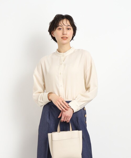 DRESKIP（ドレスキップ）の「◆【優しい風合いの上品さ】スタンドプチフリル ブラウス（シャツ/ブラウス・レディース・ライトグリーン/オフホワイト/ベージュ/ブラック・00）」の6枚目の写真