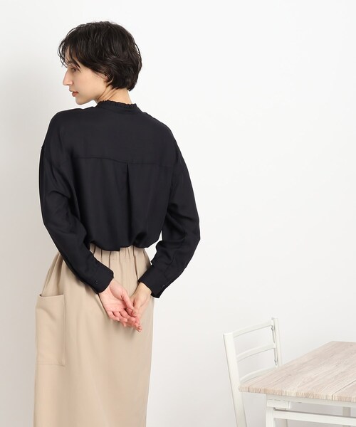 DRESKIP（ドレスキップ）の「◆【優しい風合いの上品さ】スタンドプチフリル ブラウス（シャツ/ブラウス・レディース・ライトグリーン/オフホワイト/ベージュ/ブラック・00）」の7枚目の写真