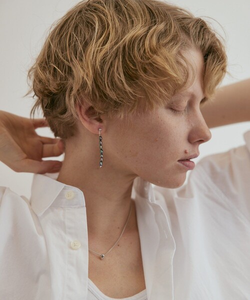 and cloud(アンドクラウド)の「Color Pearl 2way Kahki-Graysh Perple Pierce / Single(ピアス(片耳用)・レディース・イエローゴールド/シルバー・FREE)」の6枚目の写真