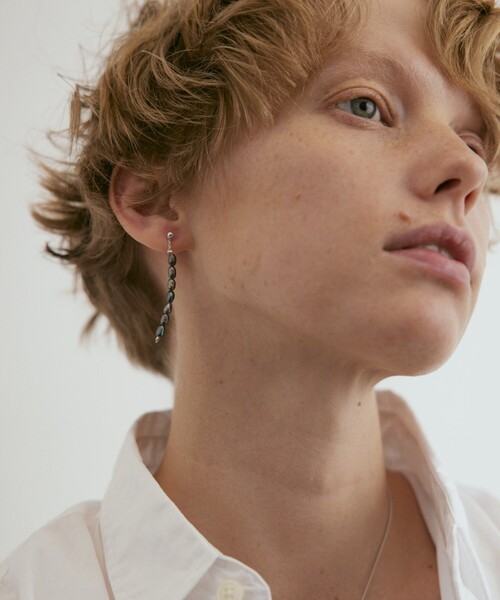and cloud(アンドクラウド)の「Color Pearl 2way Kahki-Graysh Perple Pierce / Single(ピアス(片耳用)・レディース・イエローゴールド/シルバー・FREE)」の7枚目の写真