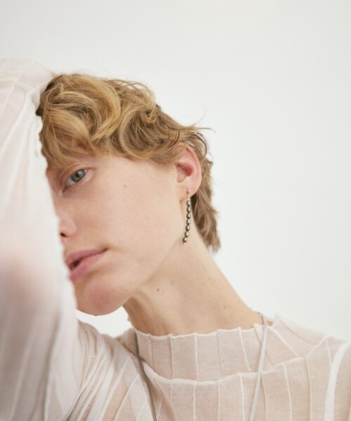 and cloud(アンドクラウド)の「Color Pearl 2way Kahki-Graysh Perple Pierce / Single(ピアス(片耳用)・レディース・イエローゴールド/シルバー・FREE)」の9枚目の写真