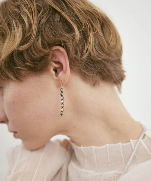 and cloud(アンドクラウド)の「Color Pearl 2way Kahki-Graysh Perple Pierce / Single(ピアス(片耳用)・レディース・イエローゴールド/シルバー・FREE)」の1枚目の写真