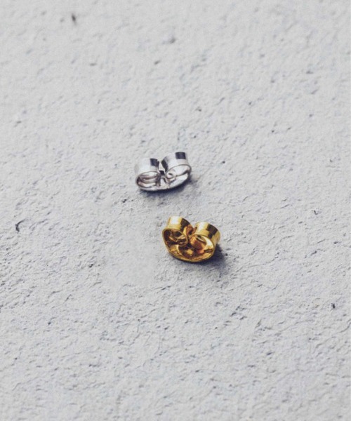 and cloud(アンドクラウド)の「Color Pearl 2way Kahki-Graysh Perple Pierce / Single(ピアス(片耳用)・レディース・イエローゴールド/シルバー・FREE)」の3枚目の写真