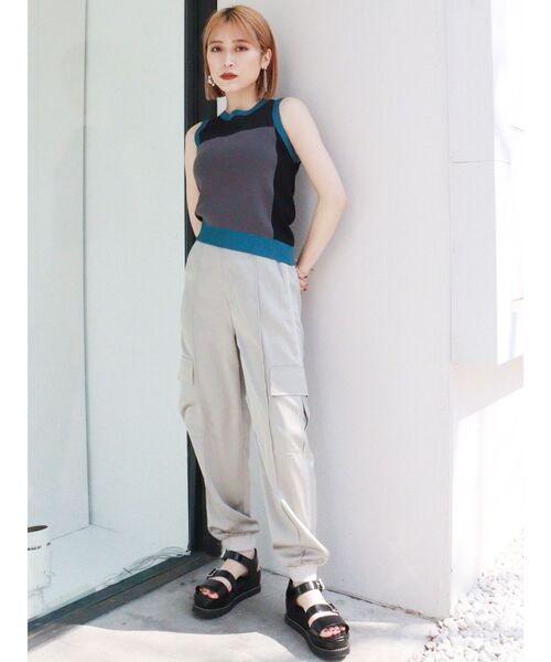 MURUA（ムルーア）の「リブジョガーパンツ（スウェットパンツ・レディース・ブラック/グレー・1/2）」の5枚目の写真