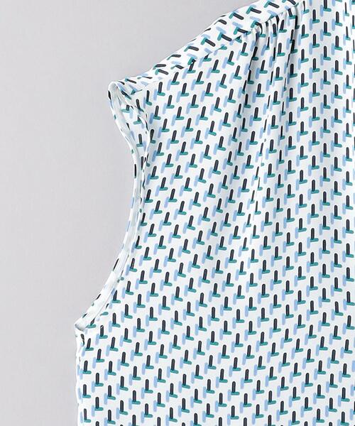 ユナイテッドアローズ　とろみサテンVネックフレンチスリーブブラウス　ホワイト UNITED ARROWS（ユナイテッドアローズ）の「P/サテン Vネック