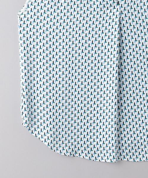 ユナイテッドアローズ　とろみサテンVネックフレンチスリーブブラウス　ホワイト UNITED ARROWS（ユナイテッドアローズ）の「P/サテン Vネック