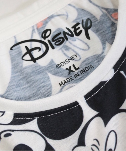 2AM（ツーエイエム）の「【THRIFTY LOOK/スリフティールック】MICKEY MOUSE"AOP HEADS"TEE　ミッキーマウス/ディズニー/ユーズドライクTシャツ（Tシャツ/カットソー・メンズ・ブラック・X-LARGE）」の4枚目の写真