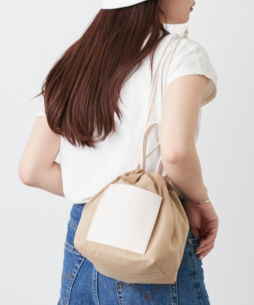 Actually(アクチュアリー)の「ナイロン巾着バッグ(ショルダーバッグ・レディース・ベージュ/グレー/ブラック・フリー)」の5枚目の写真