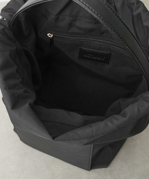 Actually(アクチュアリー)の「ナイロン巾着バッグ(ショルダーバッグ・レディース・ベージュ/グレー/ブラック・フリー)」の14枚目の写真