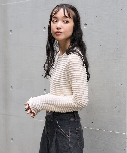 FREAK'S STORE(フリークスストア)の「ミニフリルロングスリーブTシャツ(Tシャツ/カットソー・レディース・オフホワイト/ブラック/ピンク・フリ-)」の9枚目の写真