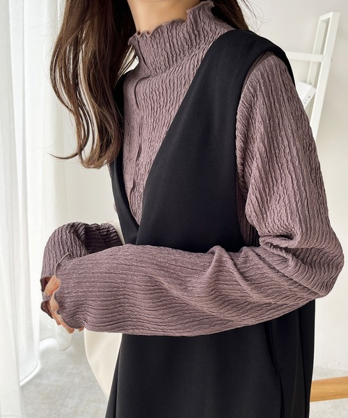 GeeRA（ジーラ）の「【新色追加】前後２wayメロウハイネックカットソー（Tシャツ/カットソー・レディース・ブラック/モカ/ブルー/アイボリー/ライトグレー/グレイッシュベージュ・SMALL/X-LARGE/MEDIUM/LARGE）」の4枚目の写真