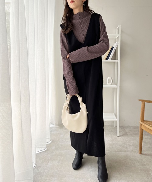 GeeRA（ジーラ）の「【新色追加】前後２wayメロウハイネックカットソー（Tシャツ/カットソー・レディース・ブラック/モカ/ブルー/アイボリー/ライトグレー/グレイッシュベージュ・SMALL/X-LARGE/MEDIUM/LARGE）」の17枚目の写真