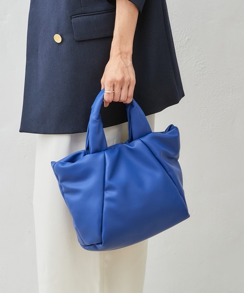 Actually（アクチュアリー）の「フェイクレザー 中綿2wayトート（トートバッグ・レディース・イエロー/アイボリー/ブラック/ブルー・フリー）」の3枚目の写真