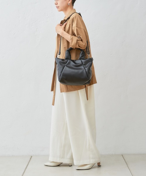 Actually（アクチュアリー）の「フェイクレザー 中綿2wayトート（トートバッグ・レディース・イエロー/アイボリー/ブラック/ブルー・フリー）」の8枚目の写真