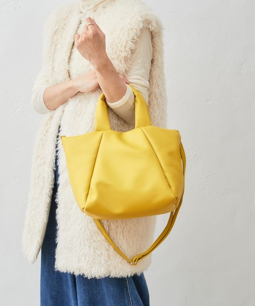 Actually（アクチュアリー）の「フェイクレザー 中綿2wayトート（トートバッグ・レディース・イエロー/アイボリー/ブラック/ブルー・フリー）」の16枚目の写真