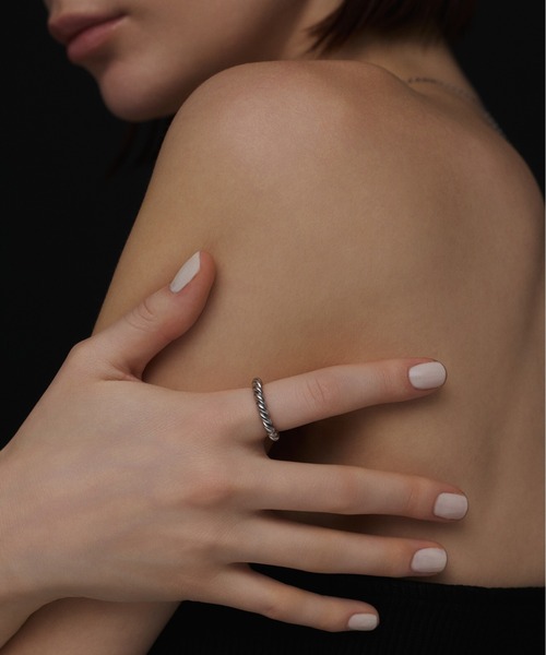 CENE（セネ）の「【CENE】セネ/ツイストフープリング（リング・レディース・ゴールド/シルバー・#11/#13/#9/#15/#8）」の2枚目の写真