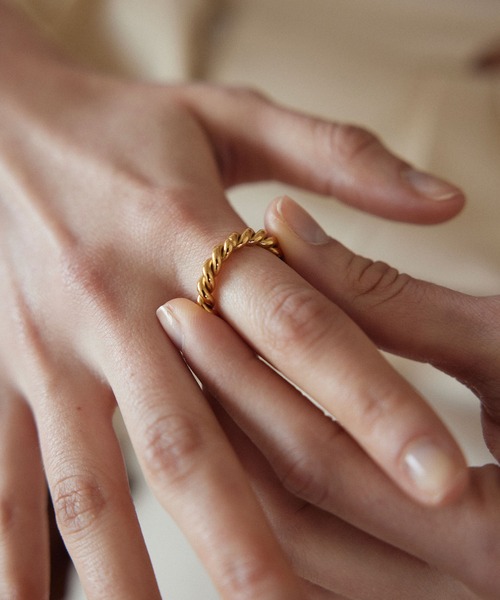 CENE（セネ）の「【CENE】セネ/ツイストフープリング（リング・レディース・ゴールド/シルバー・#11/#13/#9/#15/#8）」の19枚目の写真