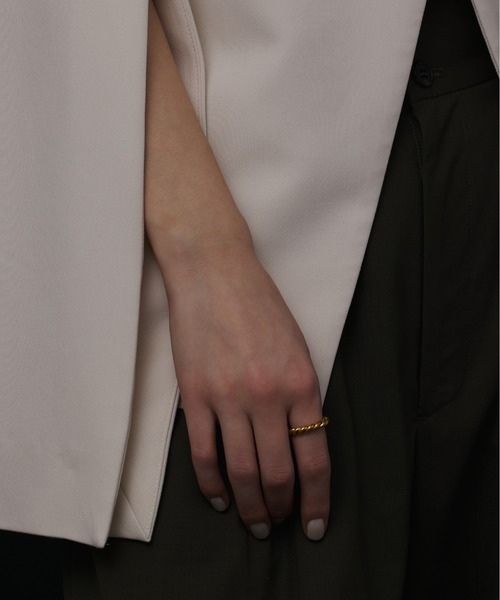 CENE（セネ）の「【CENE】セネ/ツイストフープリング（リング・レディース・ゴールド/シルバー・#11/#13/#9/#15/#8）」の18枚目の写真