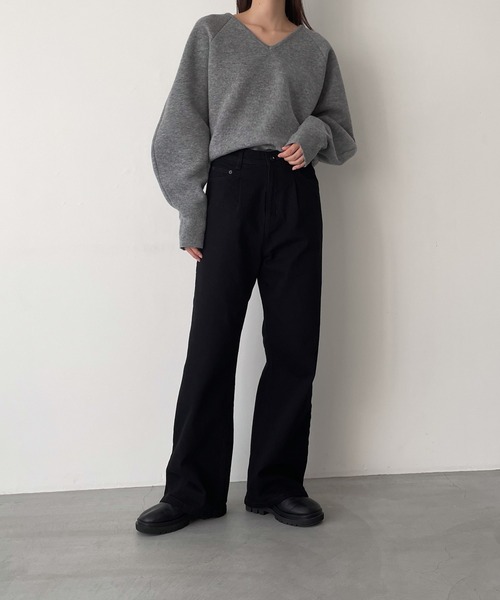 CANAL JEAN(キャナルジーン)の「YA-YA soilタックバギーパンツ(デニムパンツ・レディース・ブラック・23/24/25)」の4枚目の写真